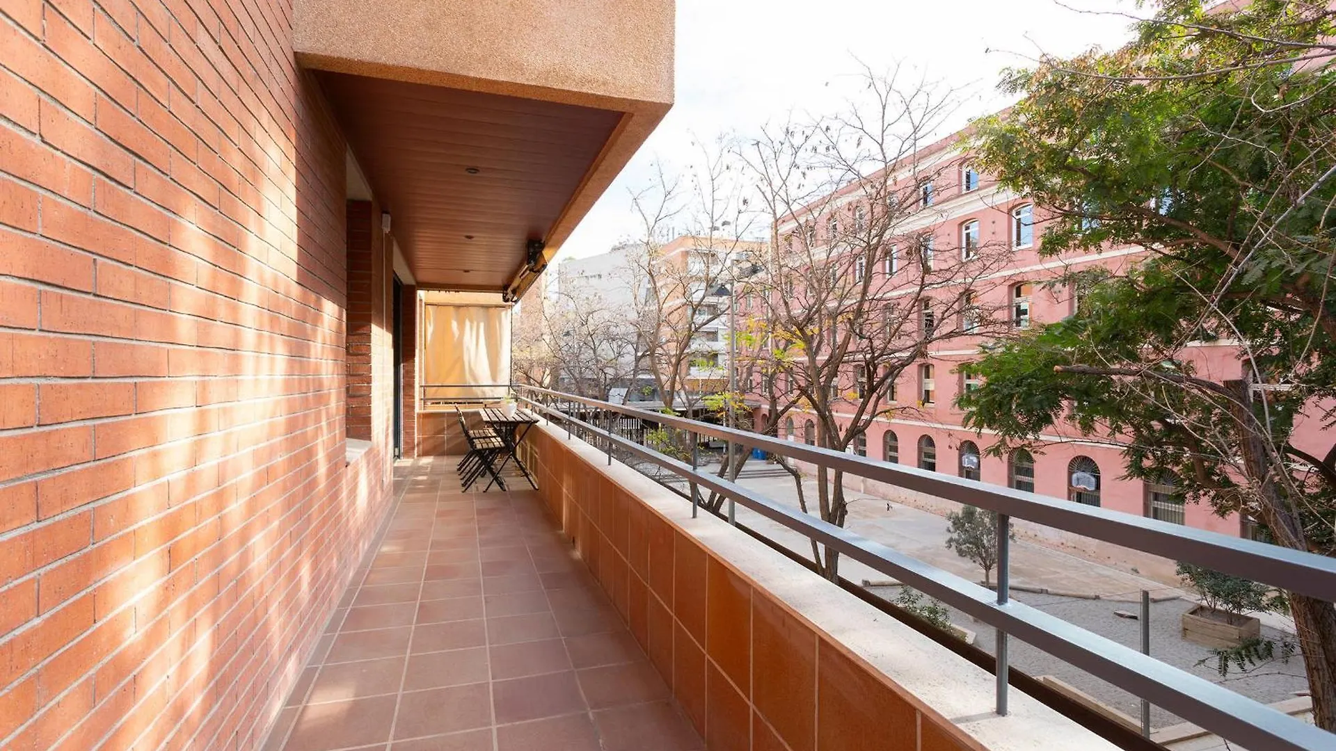 11Jog1036 - Huge & Bright Apartment Train Station Barcelona 0*,