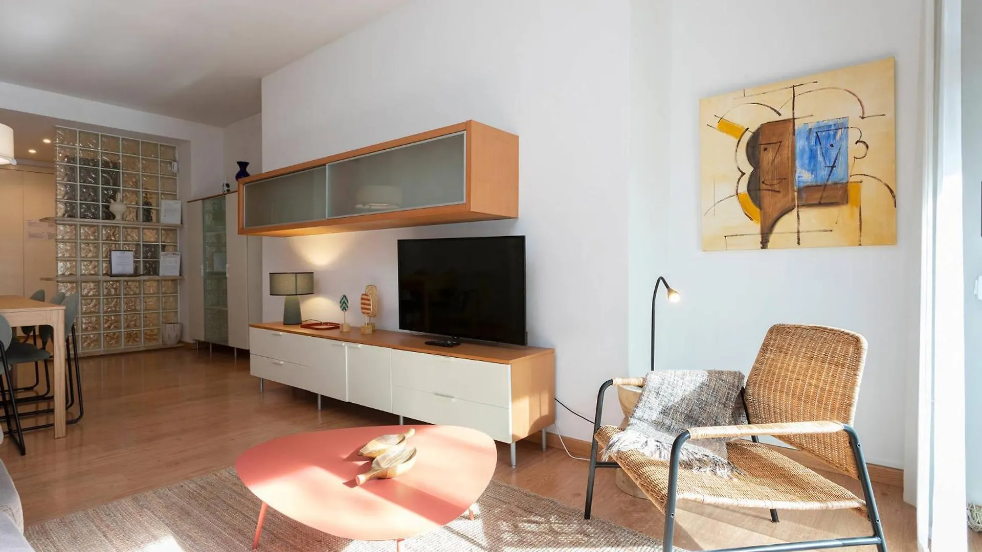 11Jog1036 - Huge & Bright Apartment Train Station Barcelona 0*,  Spain
